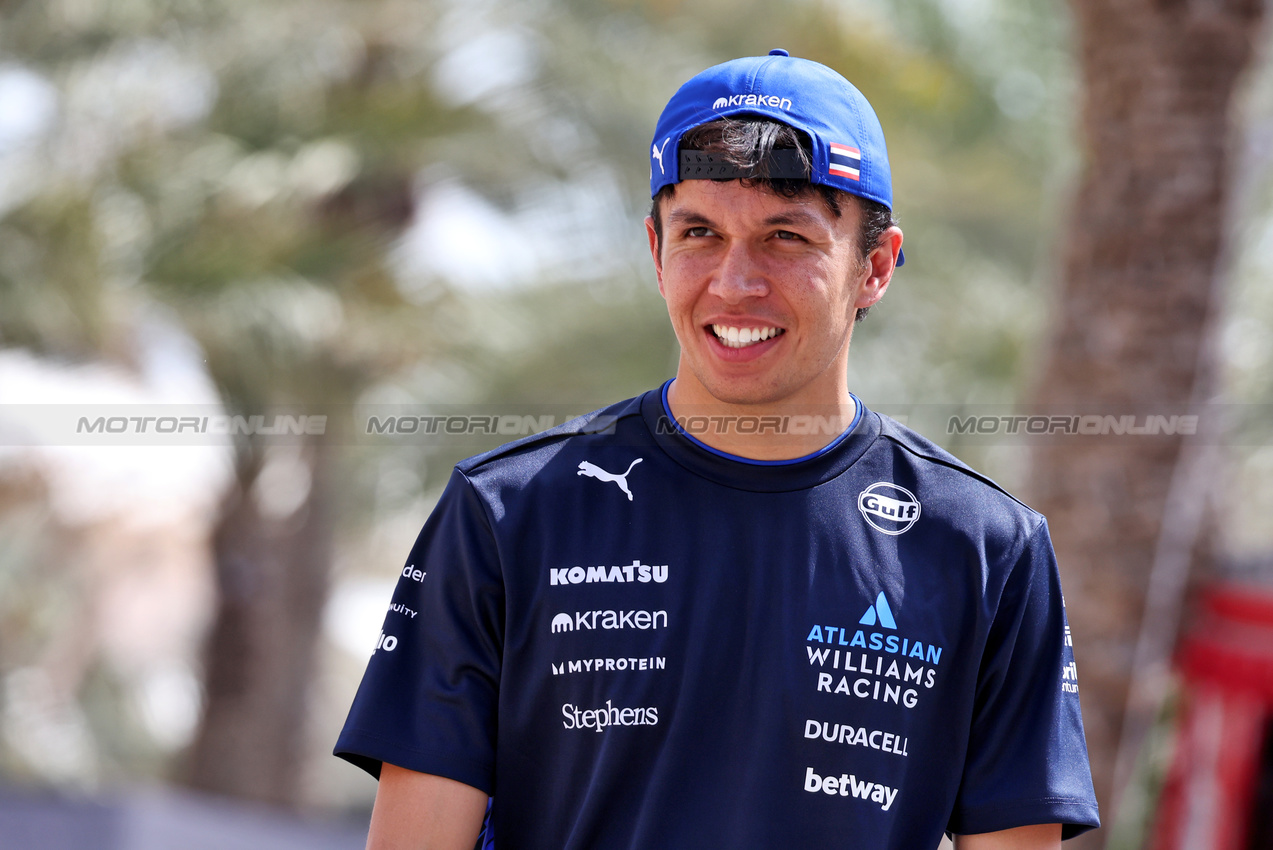 GP BAHRAIN, Alexander Albon (THA) Atlassian Williams Racing.

10.04.2025. Formula 1 World Championship, Rd 4, Bahrain Grand Prix, Sakhir, Bahrain, Preparation Day.

- www.xpbimages.com, EMail: requests@xpbimages.com © Copyright: Bearne / XPB Images