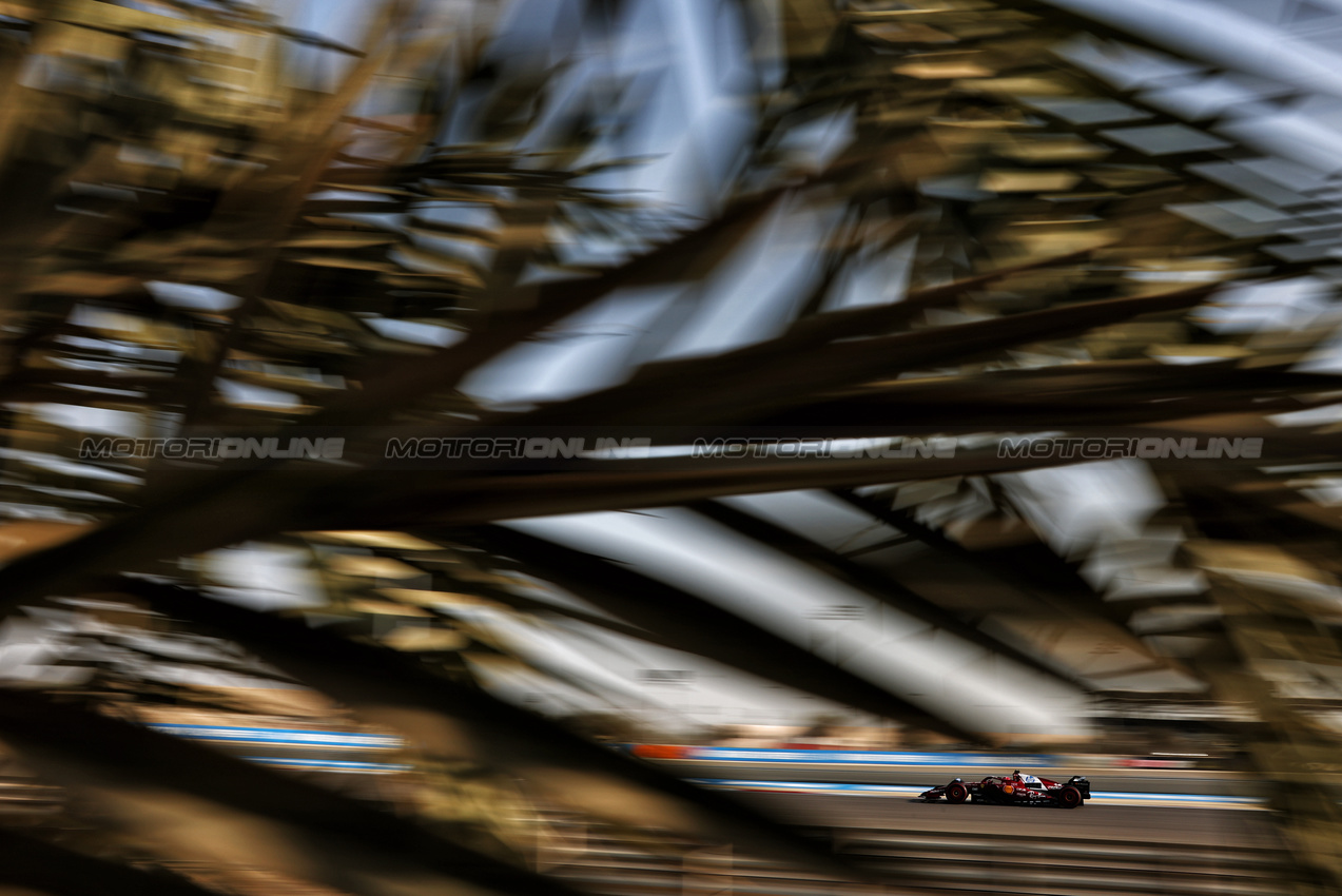 GP BAHRAIN, Charles Leclerc (MON) Ferrari SF-25.

12.04.2025. Formula 1 World Championship, Rd 4, Bahrain Grand Prix, Sakhir, Bahrain, Qualifiche Day.

- www.xpbimages.com, EMail: requests@xpbimages.com © Copyright: Charniaux / XPB Images