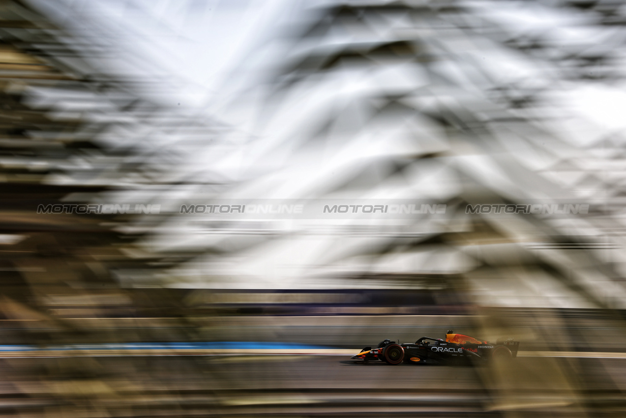 GP BAHRAIN, Max Verstappen (NLD) Red Bull Racing RB21.

12.04.2025. Formula 1 World Championship, Rd 4, Bahrain Grand Prix, Sakhir, Bahrain, Qualifiche Day.

- www.xpbimages.com, EMail: requests@xpbimages.com © Copyright: Charniaux / XPB Images