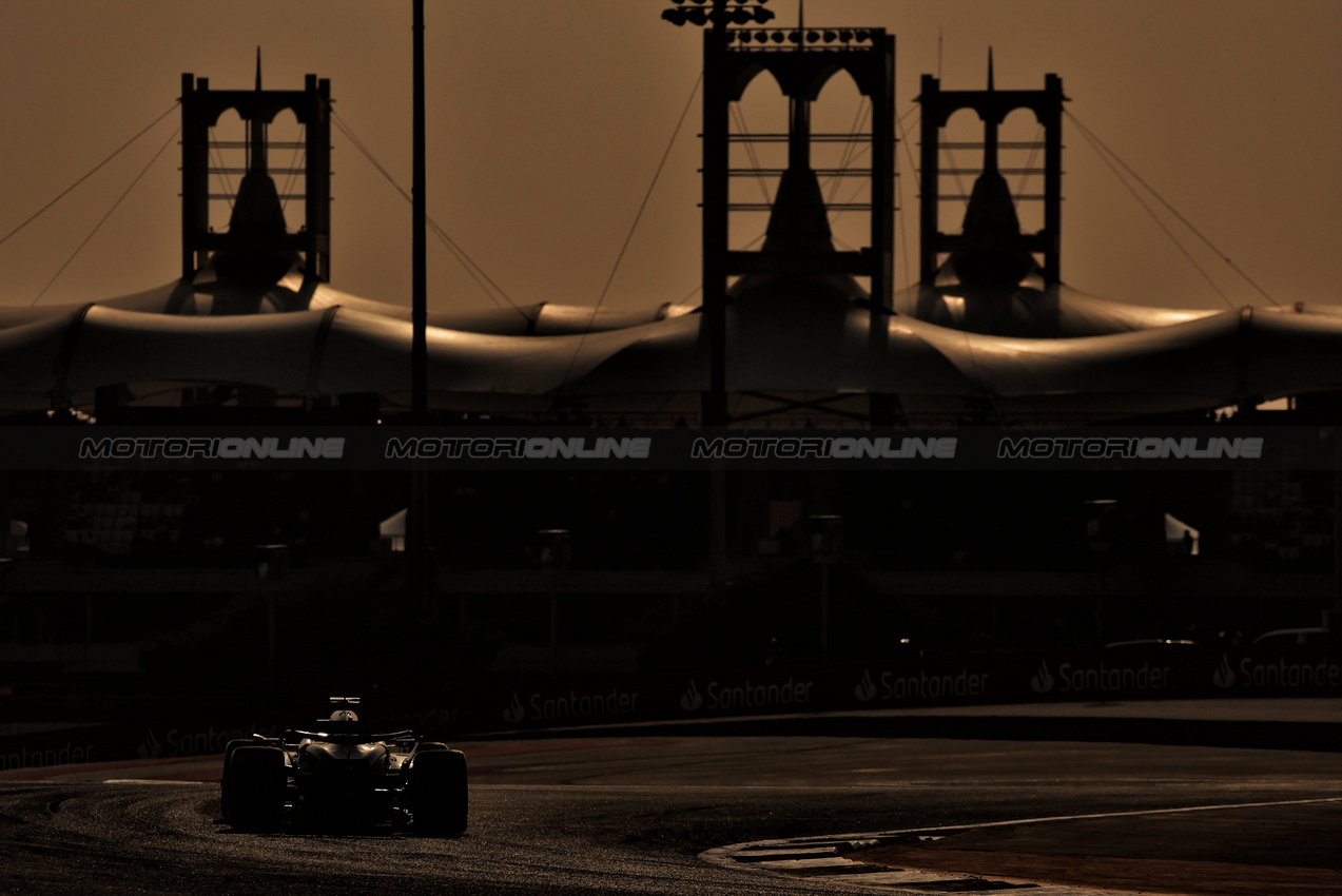 GP BAHRAIN, Andrea Kimi Antonelli (ITA) Mercedes AMG F1 W16.

12.04.2025. Formula 1 World Championship, Rd 4, Bahrain Grand Prix, Sakhir, Bahrain, Qualifiche Day.

- www.xpbimages.com, EMail: requests@xpbimages.com © Copyright: Moy / XPB Images