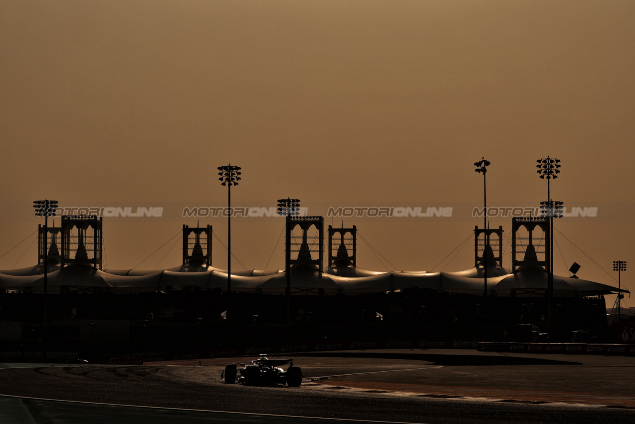 GP BAHRAIN, Pierre Gasly (FRA) Alpine F1 Team A525.

12.04.2025. Formula 1 World Championship, Rd 4, Bahrain Grand Prix, Sakhir, Bahrain, Qualifiche Day.

- www.xpbimages.com, EMail: requests@xpbimages.com © Copyright: Moy / XPB Images