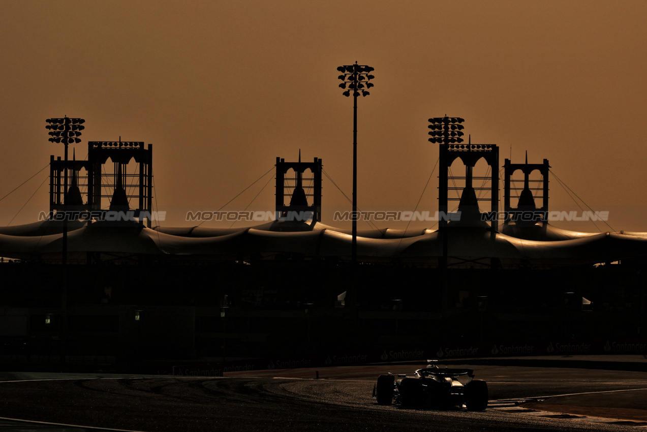 GP BAHRAIN, Andrea Kimi Antonelli (ITA) Mercedes AMG F1 W16.

12.04.2025. Formula 1 World Championship, Rd 4, Bahrain Grand Prix, Sakhir, Bahrain, Qualifiche Day.

- www.xpbimages.com, EMail: requests@xpbimages.com © Copyright: Moy / XPB Images