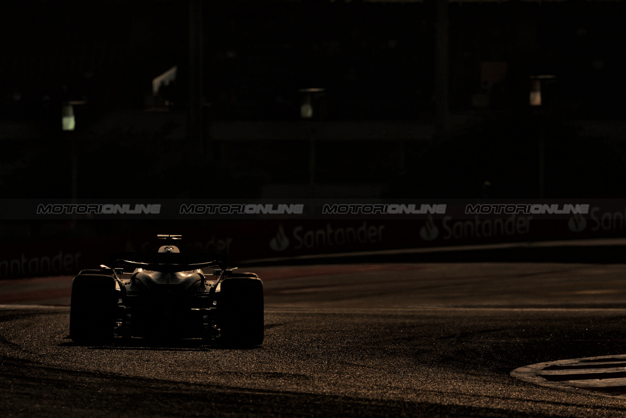 GP BAHRAIN, George Russell (GBR) Mercedes AMG F1 W16.

12.04.2025. Formula 1 World Championship, Rd 4, Bahrain Grand Prix, Sakhir, Bahrain, Qualifiche Day.

- www.xpbimages.com, EMail: requests@xpbimages.com © Copyright: Moy / XPB Images