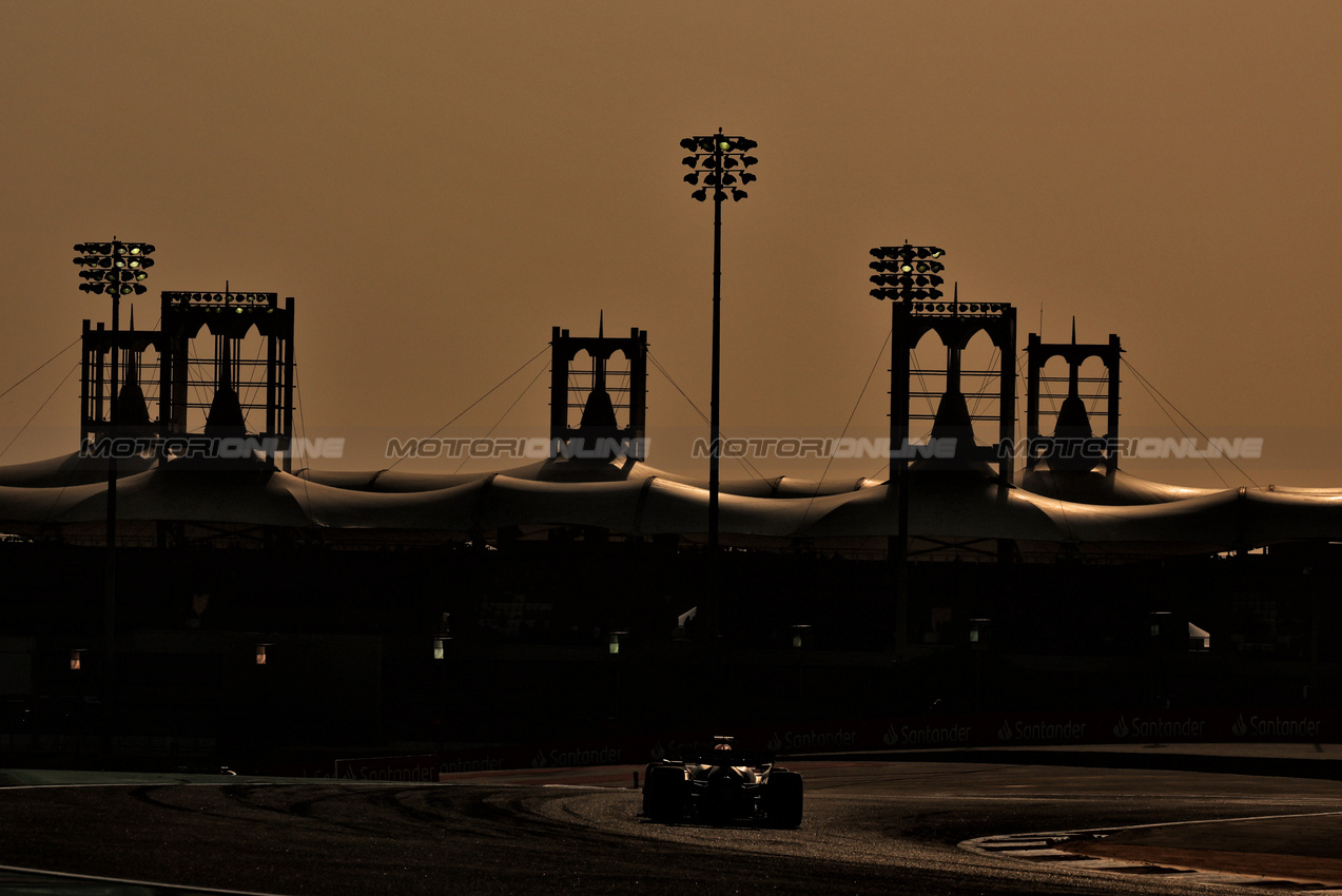 GP BAHRAIN, Max Verstappen (NLD) Red Bull Racing RB21.

12.04.2025. Formula 1 World Championship, Rd 4, Bahrain Grand Prix, Sakhir, Bahrain, Qualifiche Day.

- www.xpbimages.com, EMail: requests@xpbimages.com © Copyright: Moy / XPB Images