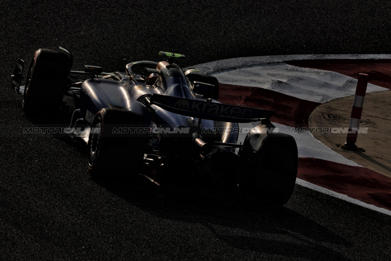 GP BAHRAIN, Carlos Sainz (ESP) Atlassian Williams Racing FW46.

12.04.2025. Formula 1 World Championship, Rd 4, Bahrain Grand Prix, Sakhir, Bahrain, Qualifiche Day.

- www.xpbimages.com, EMail: requests@xpbimages.com © Copyright: Charniaux / XPB Images