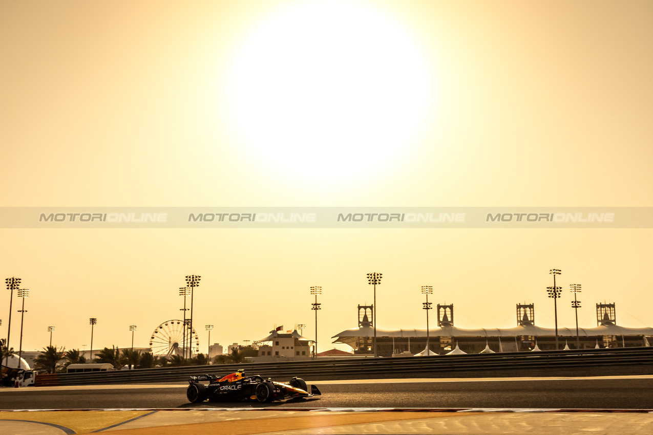 GP BAHRAIN, Yuki Tsunoda (JPN) Red Bull Racing RB21.

12.04.2025. Formula 1 World Championship, Rd 4, Bahrain Grand Prix, Sakhir, Bahrain, Qualifiche Day.

- www.xpbimages.com, EMail: requests@xpbimages.com © Copyright: Bearne / XPB Images