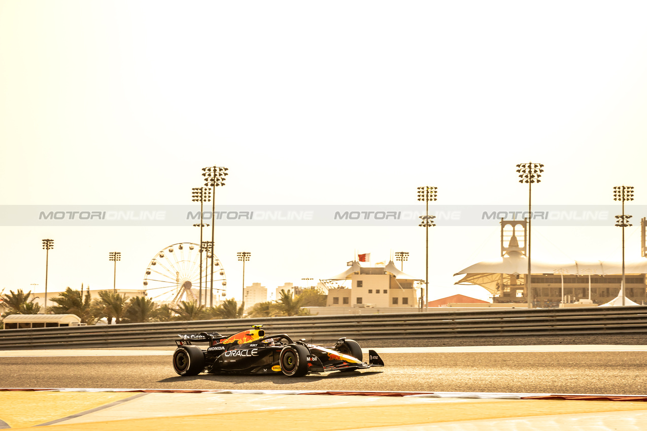 GP BAHRAIN, Yuki Tsunoda (JPN) Red Bull Racing RB21.

12.04.2025. Formula 1 World Championship, Rd 4, Bahrain Grand Prix, Sakhir, Bahrain, Qualifiche Day.

- www.xpbimages.com, EMail: requests@xpbimages.com © Copyright: Bearne / XPB Images