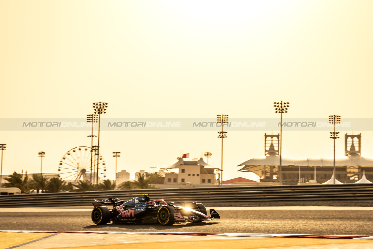 GP BAHRAIN, Jack Doohan (AUS) Alpine F1 Team A525.

12.04.2025. Formula 1 World Championship, Rd 4, Bahrain Grand Prix, Sakhir, Bahrain, Qualifiche Day.

- www.xpbimages.com, EMail: requests@xpbimages.com © Copyright: Bearne / XPB Images