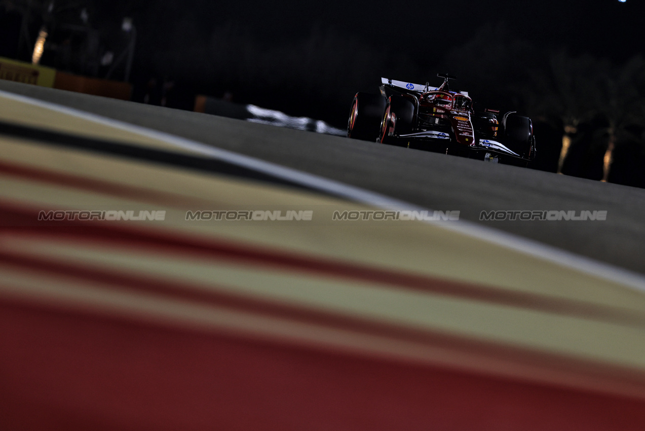 GP BAHRAIN, Charles Leclerc (MON) Ferrari SF-25.

12.04.2025. Formula 1 World Championship, Rd 4, Bahrain Grand Prix, Sakhir, Bahrain, Qualifiche Day.

- www.xpbimages.com, EMail: requests@xpbimages.com © Copyright: Charniaux / XPB Images
