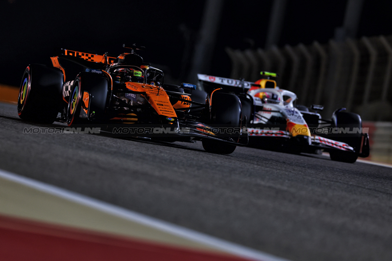 GP BAHRAIN, Oscar Piastri (AUS) McLaren MCL39.

12.04.2025. Formula 1 World Championship, Rd 4, Bahrain Grand Prix, Sakhir, Bahrain, Qualifiche Day.

- www.xpbimages.com, EMail: requests@xpbimages.com © Copyright: Charniaux / XPB Images