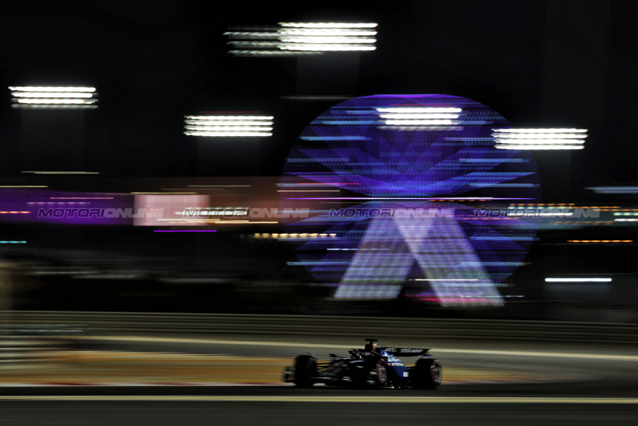 GP BAHRAIN, Alexander Albon (THA) Atlassian Williams Racing FW47.

12.04.2025. Formula 1 World Championship, Rd 4, Bahrain Grand Prix, Sakhir, Bahrain, Qualifiche Day.

- www.xpbimages.com, EMail: requests@xpbimages.com © Copyright: Moy / XPB Images