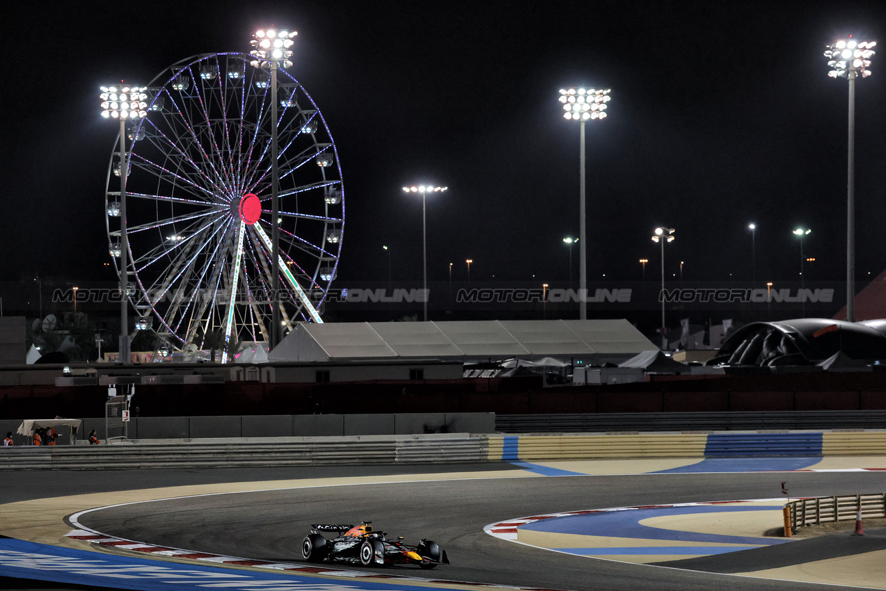 GP BAHRAIN, Max Verstappen (NLD) Red Bull Racing RB21.

12.04.2025. Formula 1 World Championship, Rd 4, Bahrain Grand Prix, Sakhir, Bahrain, Qualifiche Day.

- www.xpbimages.com, EMail: requests@xpbimages.com © Copyright: Charniaux / XPB Images