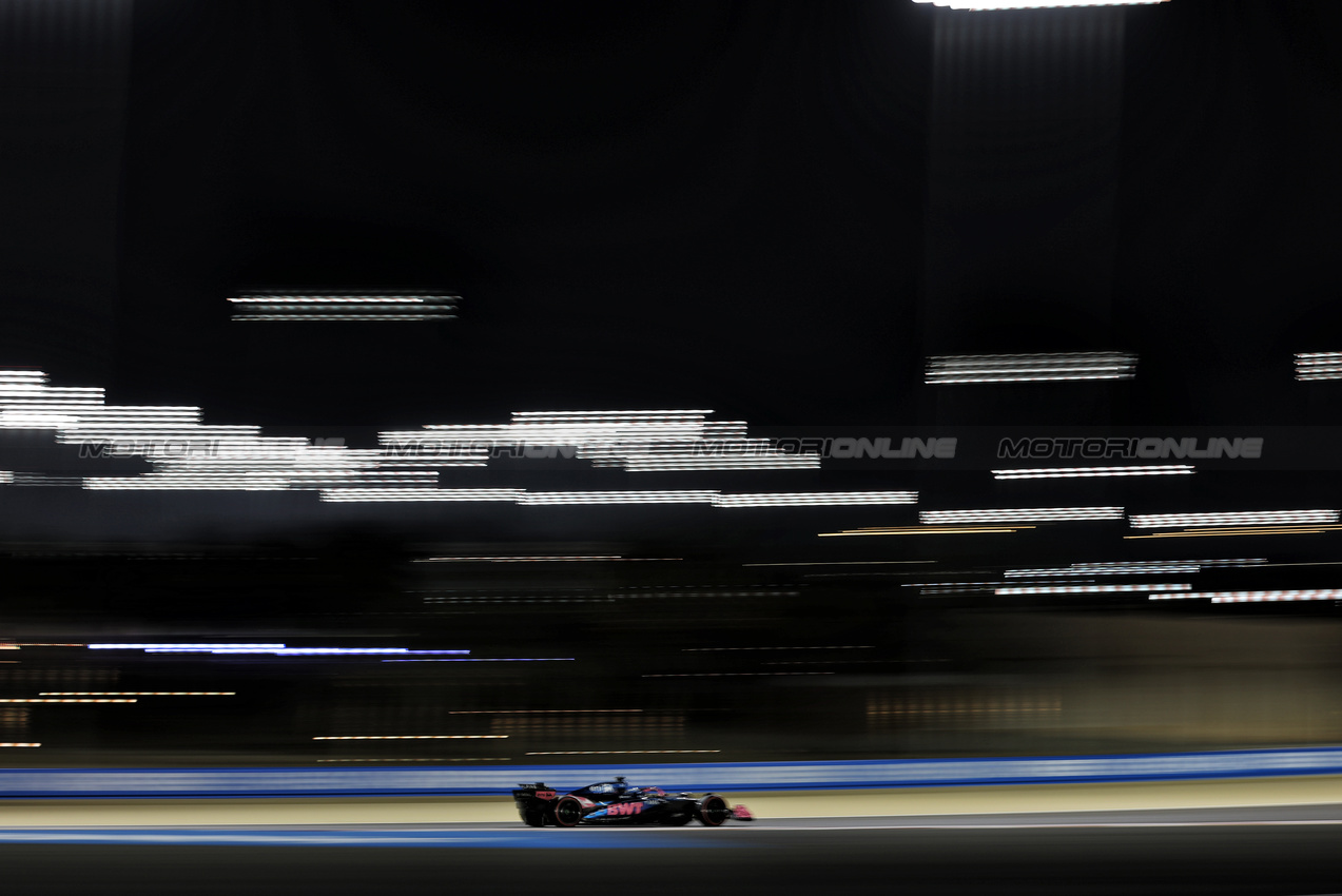 GP BAHRAIN, Pierre Gasly (FRA) Alpine F1 Team A525.

12.04.2025. Formula 1 World Championship, Rd 4, Bahrain Grand Prix, Sakhir, Bahrain, Qualifiche Day.

- www.xpbimages.com, EMail: requests@xpbimages.com © Copyright: Charniaux / XPB Images