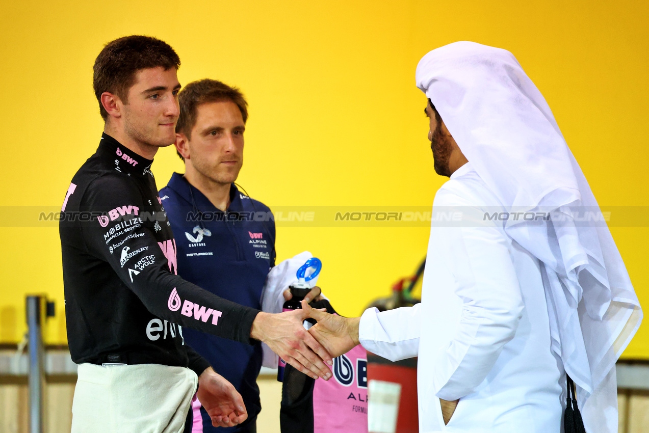 GP BAHRAIN, (L to R): Jack Doohan (AUS) Alpine F1 Team with Mohammed Bin Sulayem (UAE) FIA President.

12.04.2025. Formula 1 World Championship, Rd 4, Bahrain Grand Prix, Sakhir, Bahrain, Qualifiche Day.

- www.xpbimages.com, EMail: requests@xpbimages.com © Copyright: Batchelor / XPB Images