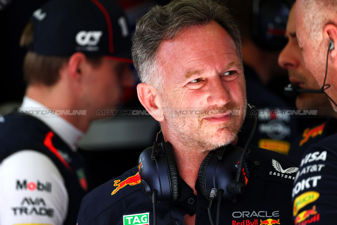 GP BAHRAIN, Christian Horner (GBR) Red Bull Racing Team Principal.

12.04.2025. Formula 1 World Championship, Rd 4, Bahrain Grand Prix, Sakhir, Bahrain, Qualifiche Day.

- www.xpbimages.com, EMail: requests@xpbimages.com © Copyright: Batchelor / XPB Images
