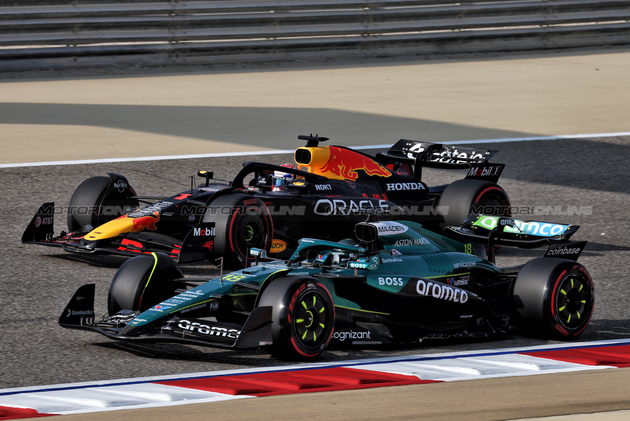 GP BAHRAIN, Lance Stroll (CDN) Aston Martin F1 Team AMR25 e Max Verstappen (NLD) Red Bull Racing RB21.

12.04.2025. Formula 1 World Championship, Rd 4, Bahrain Grand Prix, Sakhir, Bahrain, Qualifiche Day.

- www.xpbimages.com, EMail: requests@xpbimages.com © Copyright: Moy / XPB Images