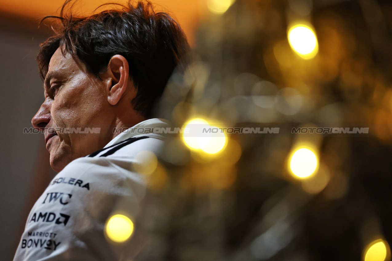 GP BAHRAIN, Toto Wolff (GER) Mercedes AMG F1 Shareholder e Executive Director.

12.04.2025. Formula 1 World Championship, Rd 4, Bahrain Grand Prix, Sakhir, Bahrain, Qualifiche Day.

- www.xpbimages.com, EMail: requests@xpbimages.com © Copyright: Moy / XPB Images