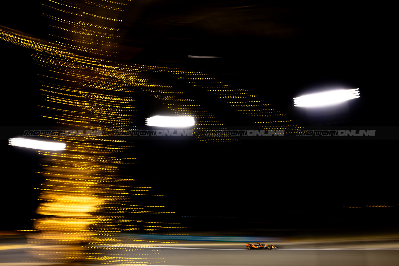 GP BAHRAIN, Lando Norris (GBR) McLaren MCL39.

12.04.2025. Formula 1 World Championship, Rd 4, Bahrain Grand Prix, Sakhir, Bahrain, Qualifiche Day.

- www.xpbimages.com, EMail: requests@xpbimages.com © Copyright: Bearne / XPB Images