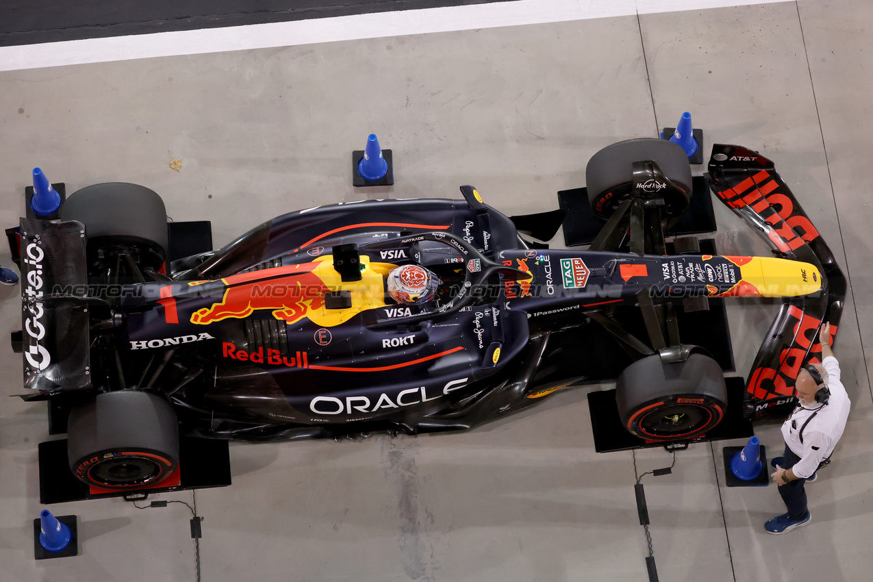 GP BAHRAIN, Max Verstappen (NLD) Red Bull Racing RB21.

12.04.2025. Formula 1 World Championship, Rd 4, Bahrain Grand Prix, Sakhir, Bahrain, Qualifiche Day.

 - www.xpbimages.com, EMail: requests@xpbimages.com © Copyright: Coates / XPB Images