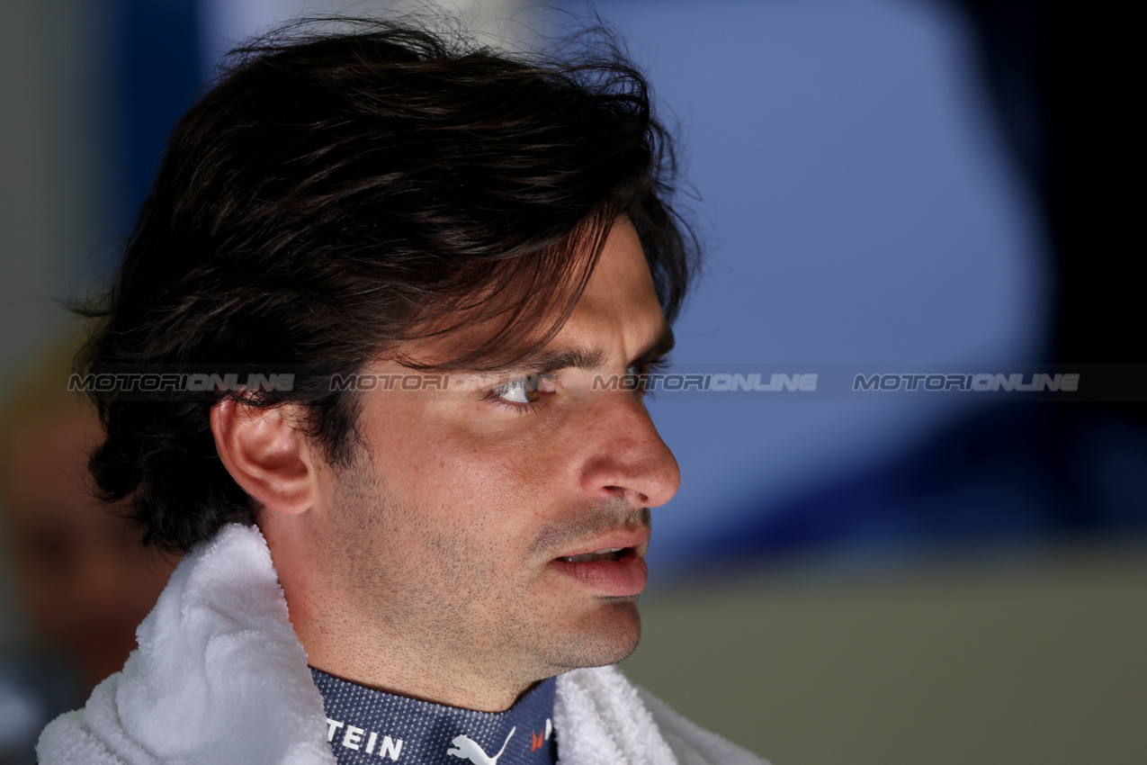 GP BAHRAIN, Carlos Sainz (ESP) Atlassian Williams Racing.

12.04.2025. Formula 1 World Championship, Rd 4, Bahrain Grand Prix, Sakhir, Bahrain, Qualifiche Day.

 - www.xpbimages.com, EMail: requests@xpbimages.com © Copyright: Coates / XPB Images