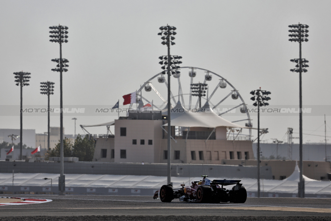 GP BAHRAIN, Lewis Hamilton (GBR) Ferrari SF-25.

12.04.2025. Formula 1 World Championship, Rd 4, Bahrain Grand Prix, Sakhir, Bahrain, Qualifiche Day.

- www.xpbimages.com, EMail: requests@xpbimages.com © Copyright: Moy / XPB Images