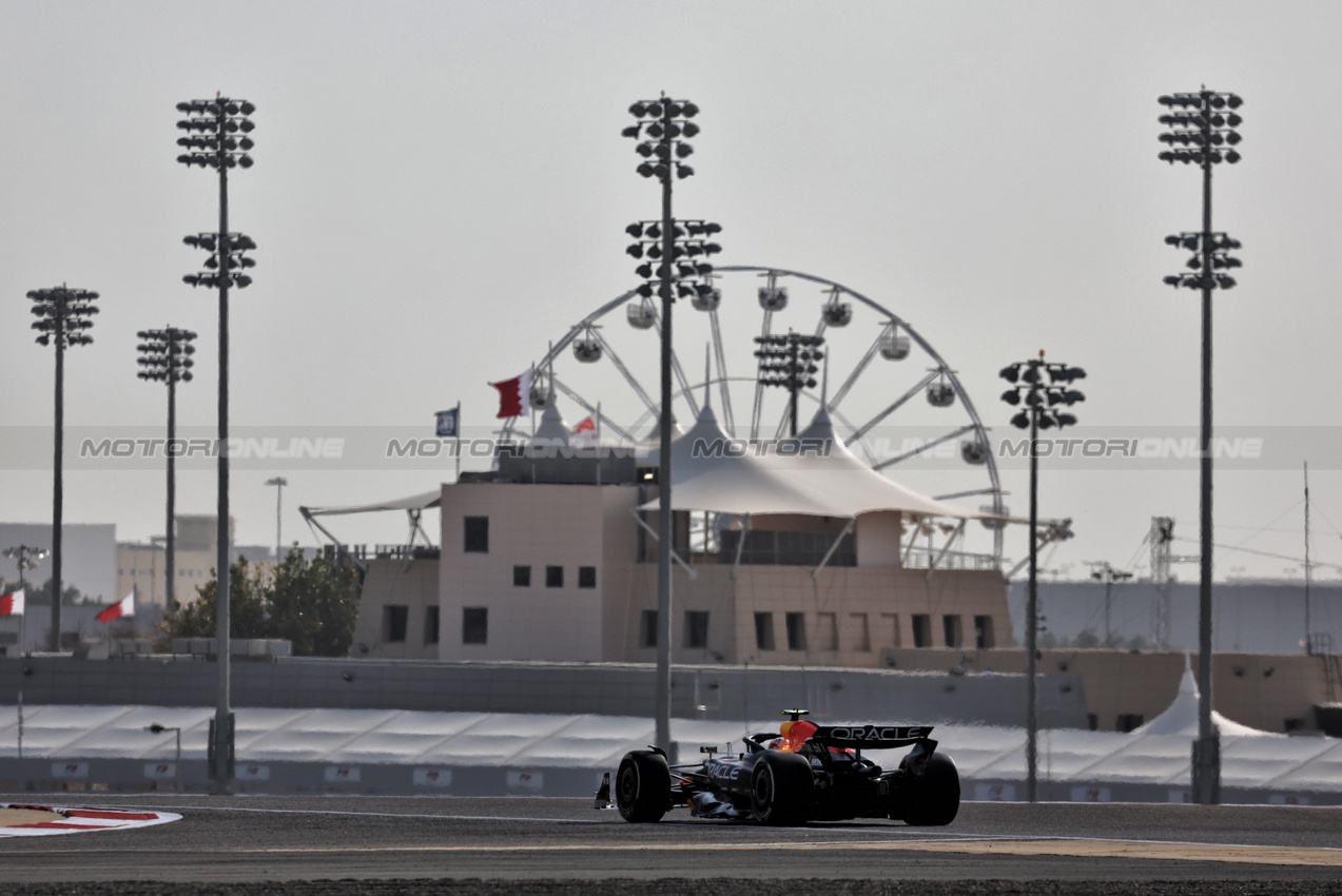 GP BAHRAIN, Yuki Tsunoda (JPN) Red Bull Racing RB21.

12.04.2025. Formula 1 World Championship, Rd 4, Bahrain Grand Prix, Sakhir, Bahrain, Qualifiche Day.

- www.xpbimages.com, EMail: requests@xpbimages.com © Copyright: Moy / XPB Images