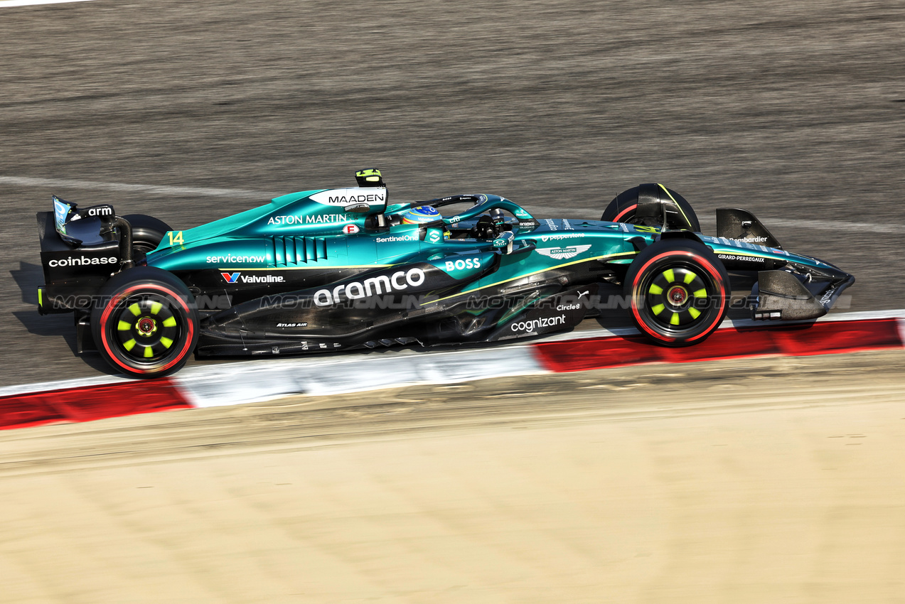 GP BAHRAIN, Fernando Alonso (ESP) Aston Martin F1 Team AMR25.

12.04.2025. Formula 1 World Championship, Rd 4, Bahrain Grand Prix, Sakhir, Bahrain, Qualifiche Day.

- www.xpbimages.com, EMail: requests@xpbimages.com © Copyright: Bearne / XPB Images
