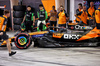 GP BAHRAIN, Gabriel Bortoleto (BRA) Sauber watches Oscar Piastri (AUS) McLaren MCL39 leave the pits.

12.04.2025. Formula 1 World Championship, Rd 4, Bahrain Grand Prix, Sakhir, Bahrain, Qualifiche Day.

- www.xpbimages.com, EMail: requests@xpbimages.com © Copyright: Moy / XPB Images