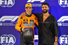 GP BAHRAIN, (L to R): Oscar Piastri (AUS) McLaren is presented with the Pirelli Pole Position Award in qualifying parc ferme by R3hab (NLD) DJ e Record Producer.

12.04.2025. Formula 1 World Championship, Rd 4, Bahrain Grand Prix, Sakhir, Bahrain, Qualifiche Day.

- www.xpbimages.com, EMail: requests@xpbimages.com © Copyright: Batchelor / XPB Images