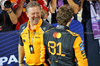 GP BAHRAIN, Oscar Piastri (AUS) McLaren celebrates his pole position in qualifying parc ferme with Zak Brown (USA) McLaren Executive Director.

12.04.2025. Formula 1 World Championship, Rd 4, Bahrain Grand Prix, Sakhir, Bahrain, Qualifiche Day.

- www.xpbimages.com, EMail: requests@xpbimages.com © Copyright: Batchelor / XPB Images