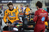GP BAHRAIN, Oscar Piastri (AUS), McLaren e Charles Leclerc (FRA), Ferrari 
12.04.2025. Formula 1 World Championship, Rd 4, Bahrain Grand Prix, Sakhir, Bahrain, Qualifiche Day.
- www.xpbimages.com, EMail: requests@xpbimages.com © Copyright: Charniaux / XPB Images