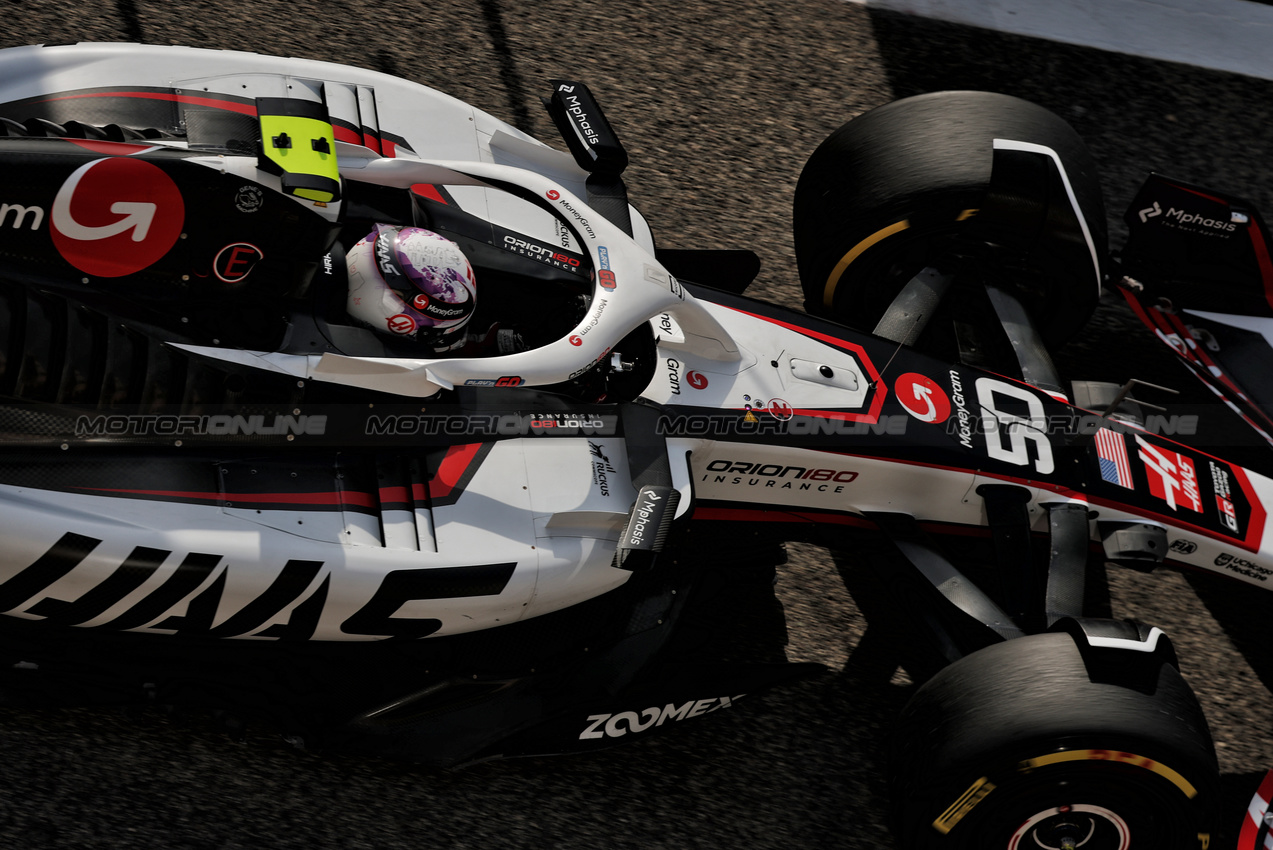 GP BAHRAIN, Ryo Hirakawa (JPN) Haas VF-25 Reserve Driver.

11.04.2025. Formula 1 World Championship, Rd 4, Bahrain Grand Prix, Sakhir, Bahrain, Practice Day

- www.xpbimages.com, EMail: requests@xpbimages.com © Copyright: Charniaux / XPB Images