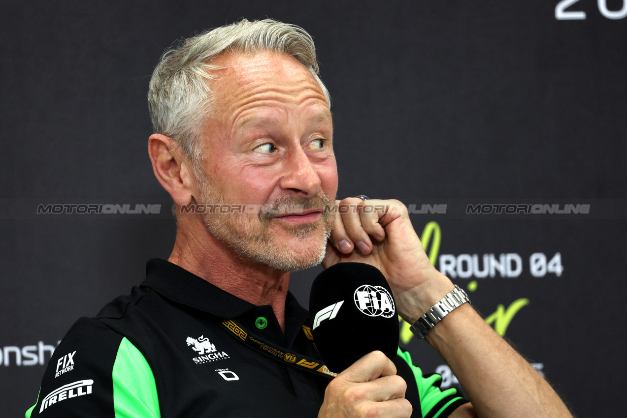 GP BAHRAIN, Jonathan Wheatley (GBR) Sauber Team Principal in the FIA Press Conference.

11.04.2025. Formula 1 World Championship, Rd 4, Bahrain Grand Prix, Sakhir, Bahrain, Practice Day

- www.xpbimages.com, EMail: requests@xpbimages.com © Copyright: Bearne / XPB Images