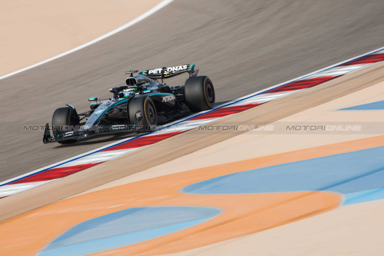 GP BAHRAIN, Frederik Vesti (DEN) Mercedes AMG F1 W16 Reserve Driver.

11.04.2025. Formula 1 World Championship, Rd 4, Bahrain Grand Prix, Sakhir, Bahrain, Practice Day

- www.xpbimages.com, EMail: requests@xpbimages.com © Copyright: Bearne / XPB Images