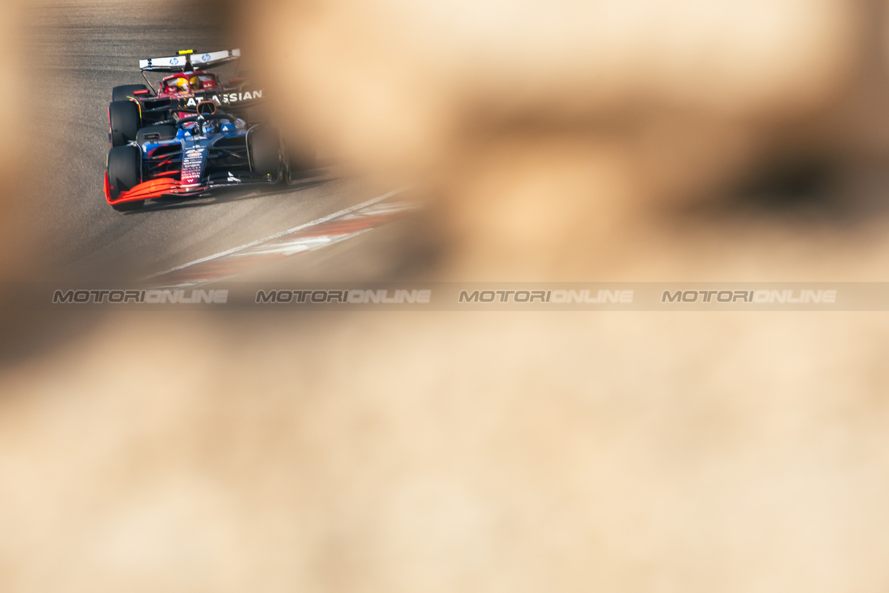 GP BAHRAIN, Alexander Albon (THA) Atlassian Williams Racing FW47.

11.04.2025. Formula 1 World Championship, Rd 4, Bahrain Grand Prix, Sakhir, Bahrain, Practice Day

- www.xpbimages.com, EMail: requests@xpbimages.com © Copyright: Bearne / XPB Images