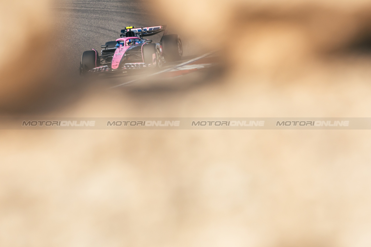 GP BAHRAIN, Jack Doohan (AUS) Alpine F1 Team A525.

11.04.2025. Formula 1 World Championship, Rd 4, Bahrain Grand Prix, Sakhir, Bahrain, Practice Day

- www.xpbimages.com, EMail: requests@xpbimages.com © Copyright: Bearne / XPB Images