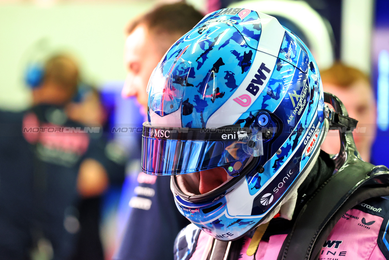 GP BAHRAIN, Pierre Gasly (FRA) Alpine F1 Team.

11.04.2025. Formula 1 World Championship, Rd 4, Bahrain Grand Prix, Sakhir, Bahrain, Practice Day

- www.xpbimages.com, EMail: requests@xpbimages.com © Copyright: Batchelor / XPB Images