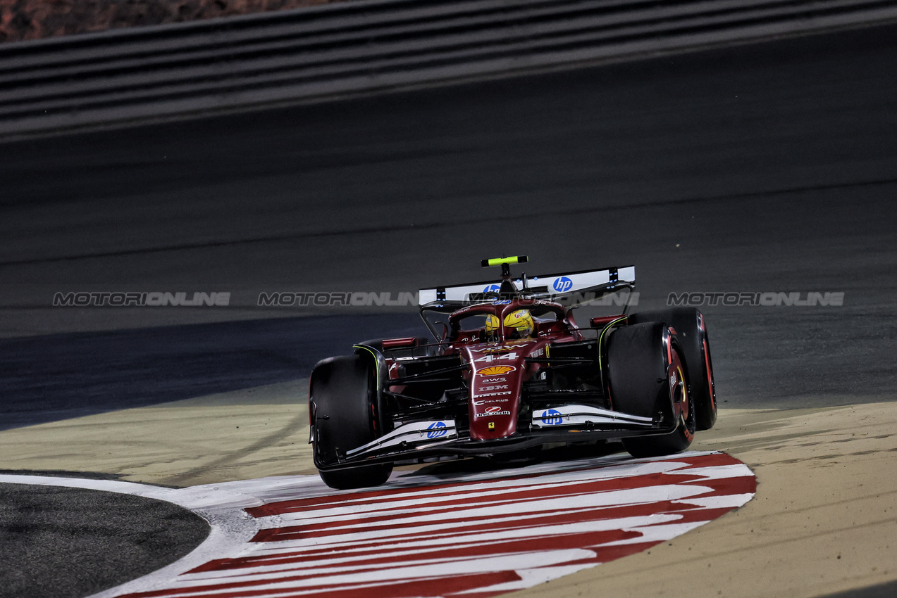 GP BAHRAIN, Lewis Hamilton (GBR) Ferrari SF-25 runs wide.

11.04.2025. Formula 1 World Championship, Rd 4, Bahrain Grand Prix, Sakhir, Bahrain, Practice Day

- www.xpbimages.com, EMail: requests@xpbimages.com © Copyright: Moy / XPB Images