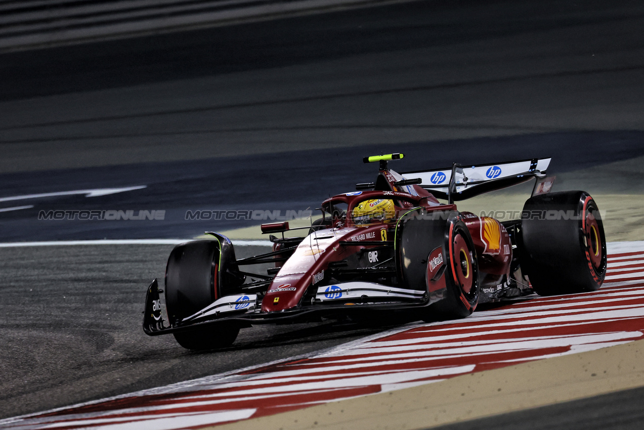 GP BAHRAIN, Lewis Hamilton (GBR) Ferrari SF-25 runs wide.

11.04.2025. Formula 1 World Championship, Rd 4, Bahrain Grand Prix, Sakhir, Bahrain, Practice Day

- www.xpbimages.com, EMail: requests@xpbimages.com © Copyright: Moy / XPB Images