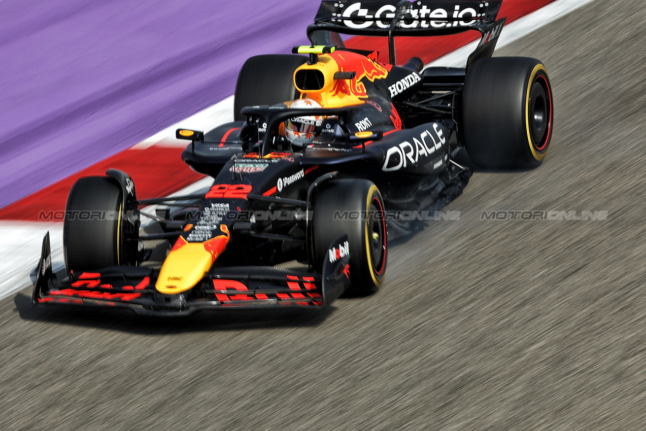 GP BAHRAIN, Yuki Tsunoda (JPN) Red Bull Racing RB21.

11.04.2025. Formula 1 World Championship, Rd 4, Bahrain Grand Prix, Sakhir, Bahrain, Practice Day

- www.xpbimages.com, EMail: requests@xpbimages.com © Copyright: Bearne / XPB Images