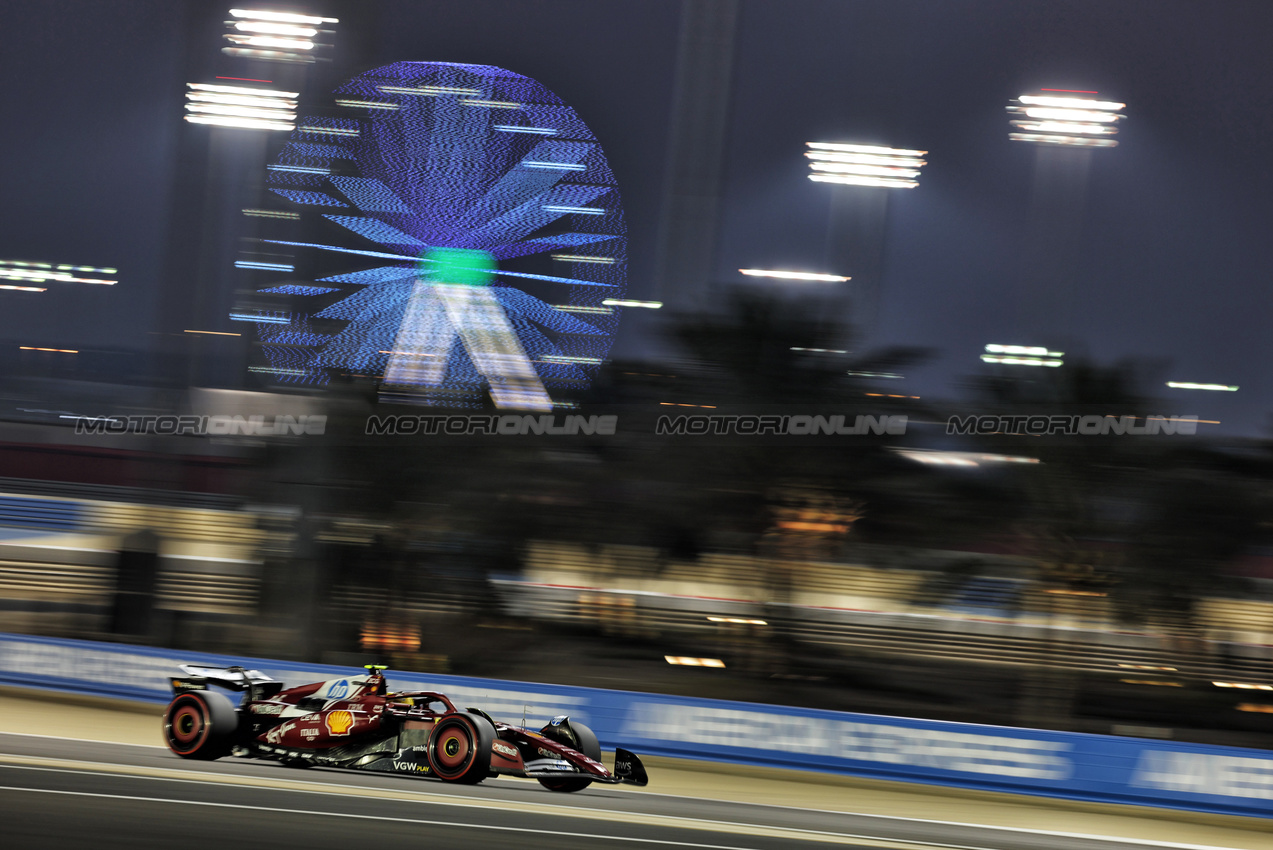 GP BAHRAIN, Lewis Hamilton (GBR) Ferrari SF-25.

11.04.2025. Formula 1 World Championship, Rd 4, Bahrain Grand Prix, Sakhir, Bahrain, Practice Day

- www.xpbimages.com, EMail: requests@xpbimages.com © Copyright: Bearne / XPB Images