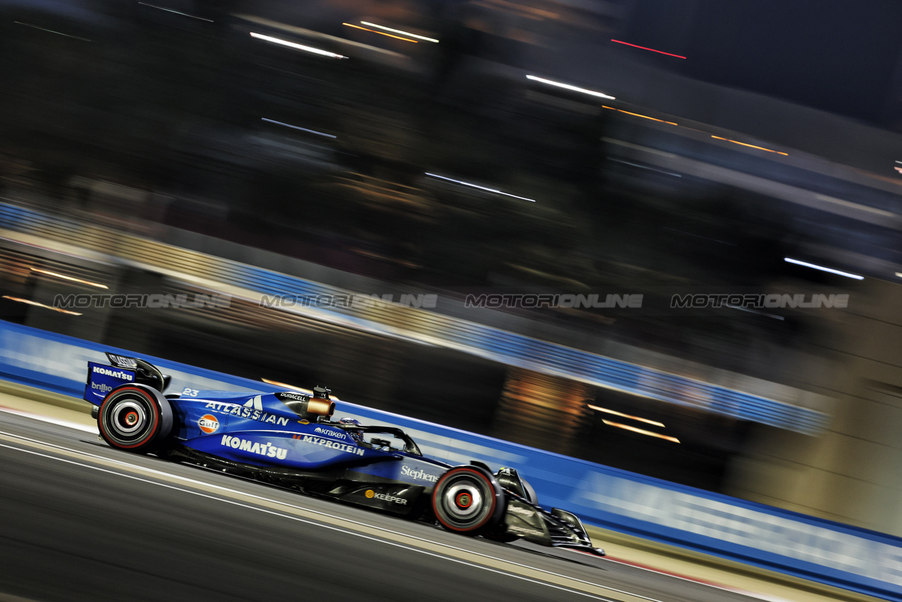GP BAHRAIN, Alexander Albon (THA) Atlassian Williams Racing FW47.

11.04.2025. Formula 1 World Championship, Rd 4, Bahrain Grand Prix, Sakhir, Bahrain, Practice Day

- www.xpbimages.com, EMail: requests@xpbimages.com © Copyright: Bearne / XPB Images