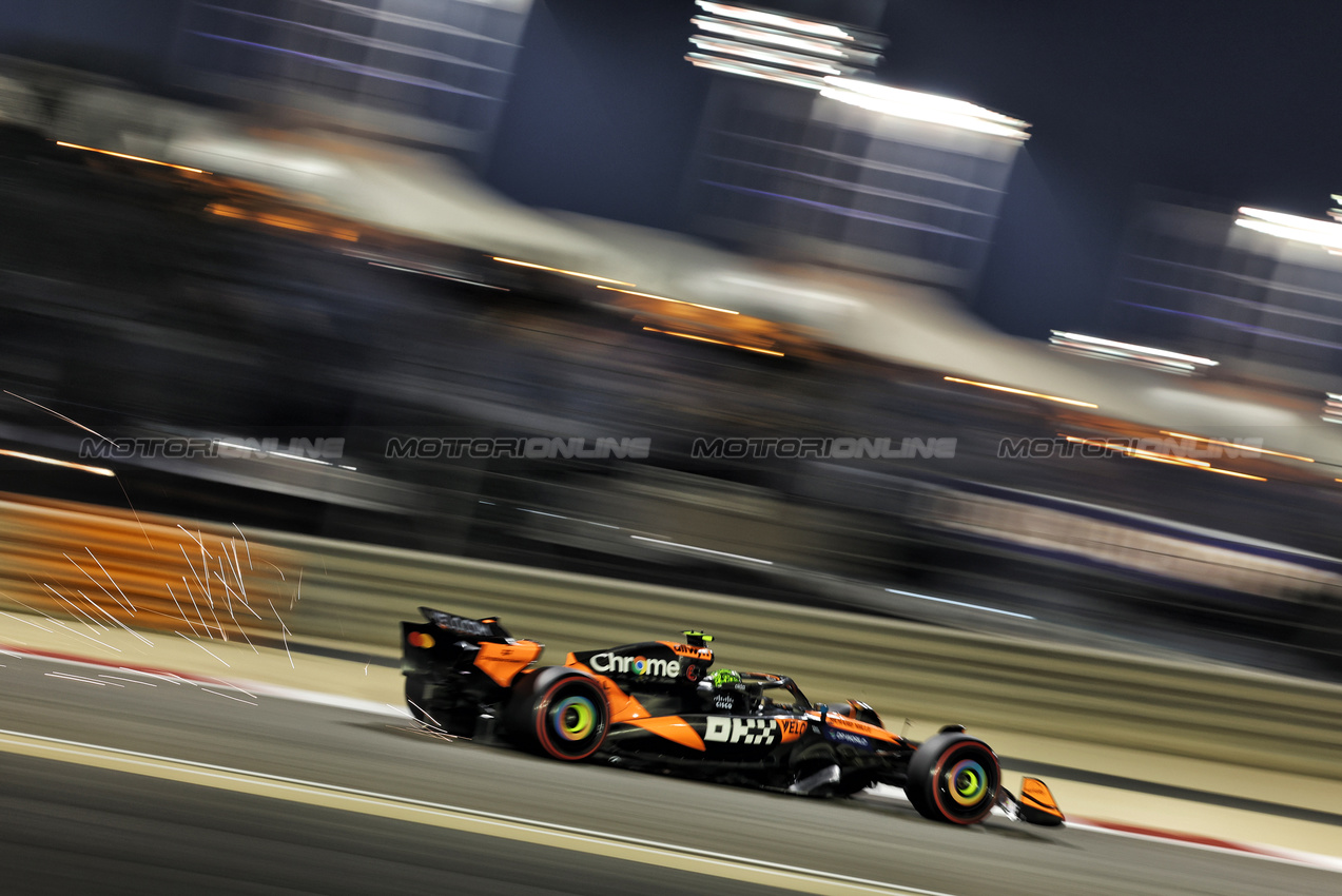 GP BAHRAIN, Lando Norris (GBR) McLaren MCL39.

11.04.2025. Formula 1 World Championship, Rd 4, Bahrain Grand Prix, Sakhir, Bahrain, Practice Day

- www.xpbimages.com, EMail: requests@xpbimages.com © Copyright: Bearne / XPB Images