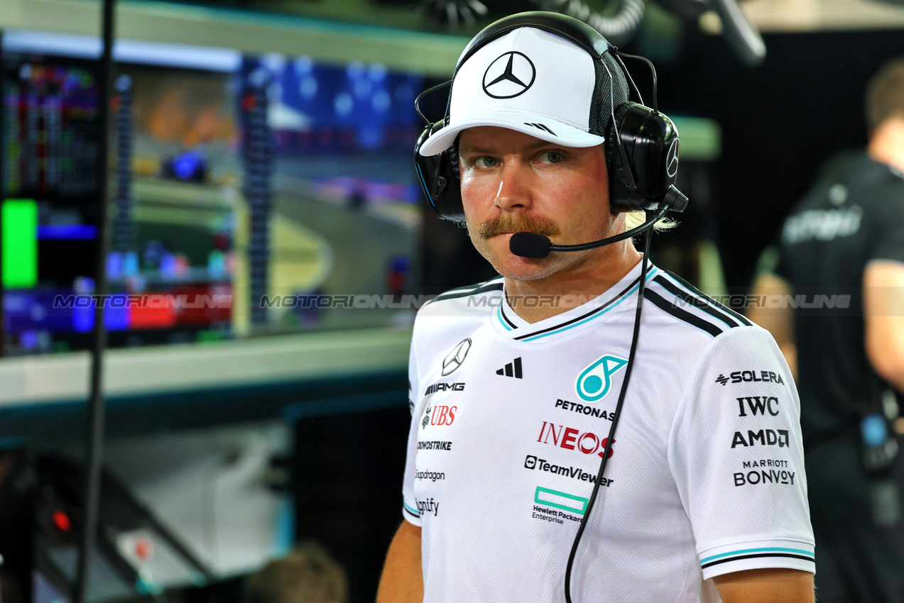 GP BAHRAIN, Valtteri Bottas (FIN) Mercedes AMG F1 Reserve Driver.

11.04.2025. Formula 1 World Championship, Rd 4, Bahrain Grand Prix, Sakhir, Bahrain, Practice Day

- www.xpbimages.com, EMail: requests@xpbimages.com © Copyright: Batchelor / XPB Images