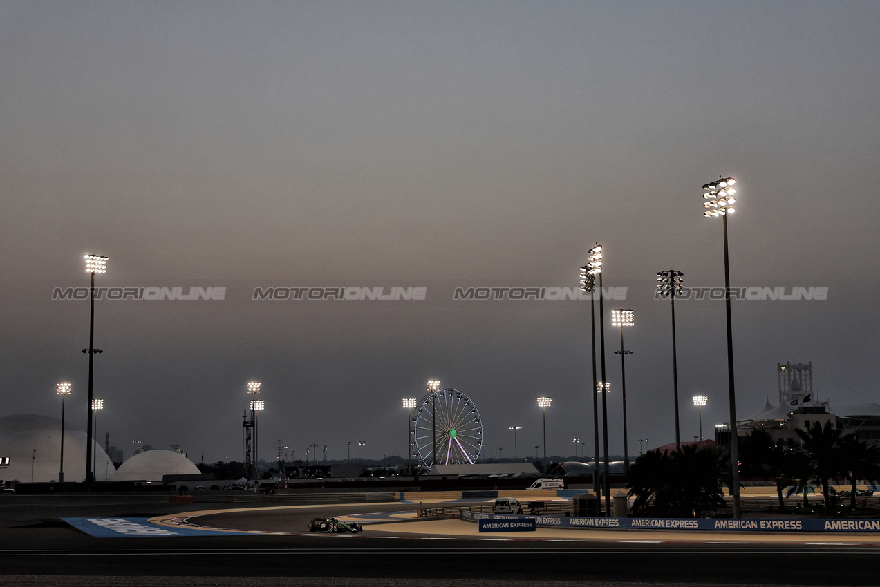 GP BAHRAIN, Nico Hulkenberg (GER) Sauber C45.

11.04.2025. Formula 1 World Championship, Rd 4, Bahrain Grand Prix, Sakhir, Bahrain, Practice Day

- www.xpbimages.com, EMail: requests@xpbimages.com © Copyright: Bearne / XPB Images