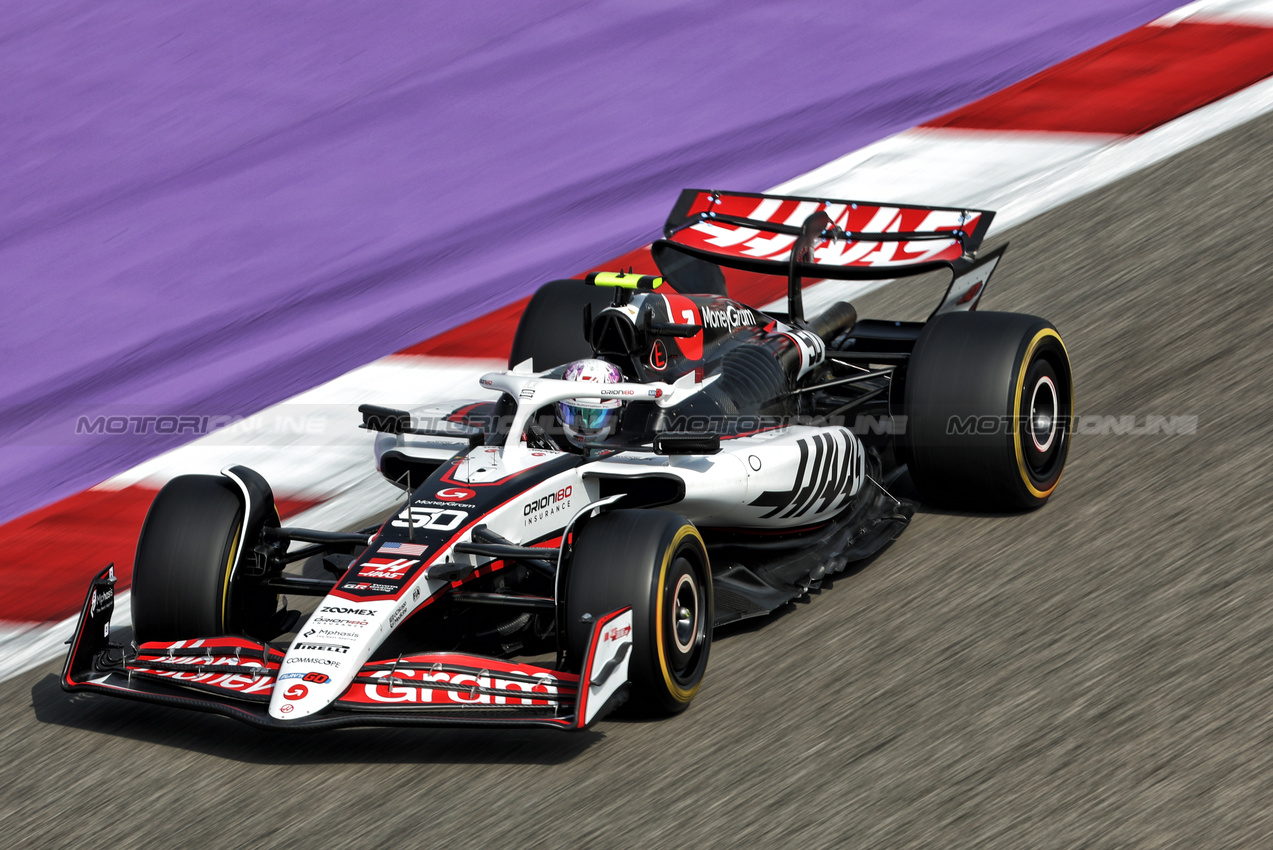 GP BAHRAIN, Ryo Hirakawa (JPN) Haas VF-25 Reserve Driver.

11.04.2025. Formula 1 World Championship, Rd 4, Bahrain Grand Prix, Sakhir, Bahrain, Practice Day

- www.xpbimages.com, EMail: requests@xpbimages.com © Copyright: Bearne / XPB Images
