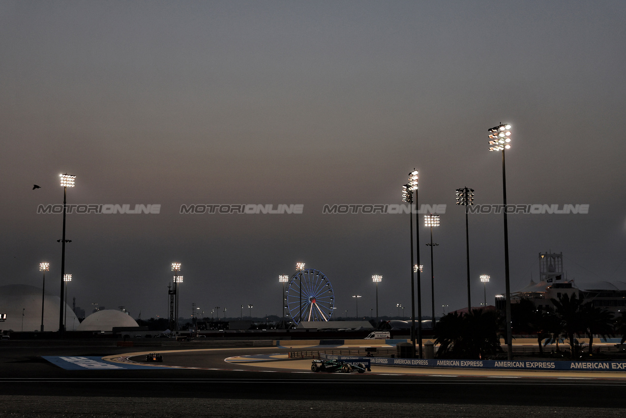 GP BAHRAIN, Fernando Alonso (ESP) Aston Martin F1 Team AMR25.

11.04.2025. Formula 1 World Championship, Rd 4, Bahrain Grand Prix, Sakhir, Bahrain, Practice Day

- www.xpbimages.com, EMail: requests@xpbimages.com © Copyright: Bearne / XPB Images