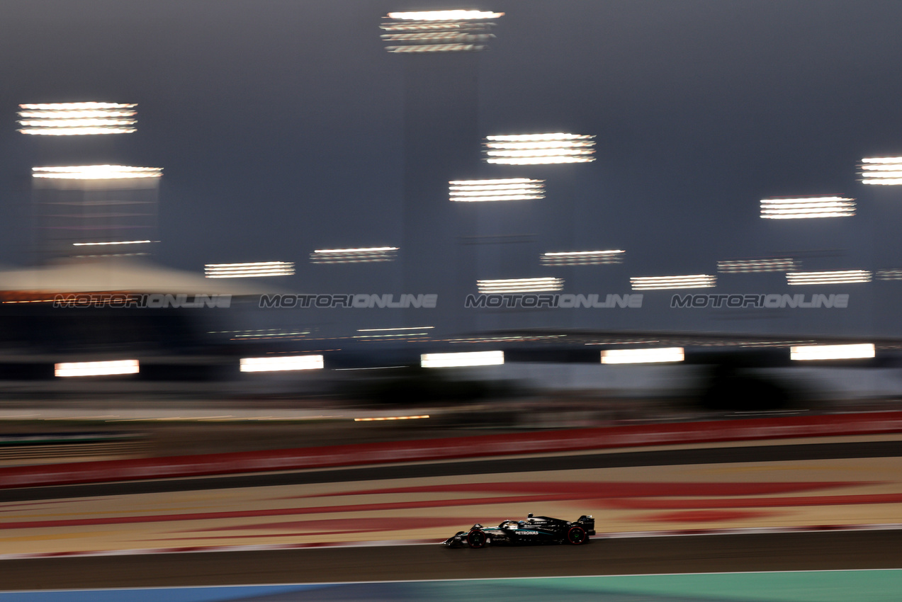 GP BAHRAIN, George Russell (GBR) Mercedes AMG F1 W16.

11.04.2025. Formula 1 World Championship, Rd 4, Bahrain Grand Prix, Sakhir, Bahrain, Practice Day

- www.xpbimages.com, EMail: requests@xpbimages.com © Copyright: Moy / XPB Images