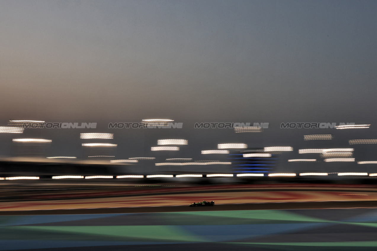 GP BAHRAIN, Gabriel Bortoleto (BRA) Sauber C45.

11.04.2025. Formula 1 World Championship, Rd 4, Bahrain Grand Prix, Sakhir, Bahrain, Practice Day

- www.xpbimages.com, EMail: requests@xpbimages.com © Copyright: Moy / XPB Images
