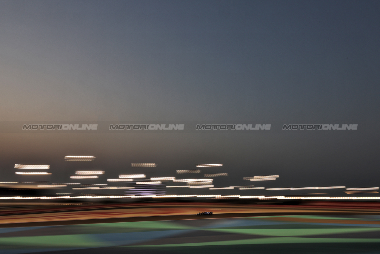 GP BAHRAIN, Alexander Albon (THA) Atlassian Williams Racing FW47.

11.04.2025. Formula 1 World Championship, Rd 4, Bahrain Grand Prix, Sakhir, Bahrain, Practice Day

- www.xpbimages.com, EMail: requests@xpbimages.com © Copyright: Moy / XPB Images